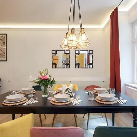 5 Personen Altbau Nahe Kurfürstendamm *