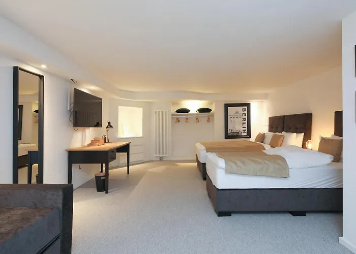 5 Personen Altbau Nahe Kurfuerstendamm - Shakespeare Berlim